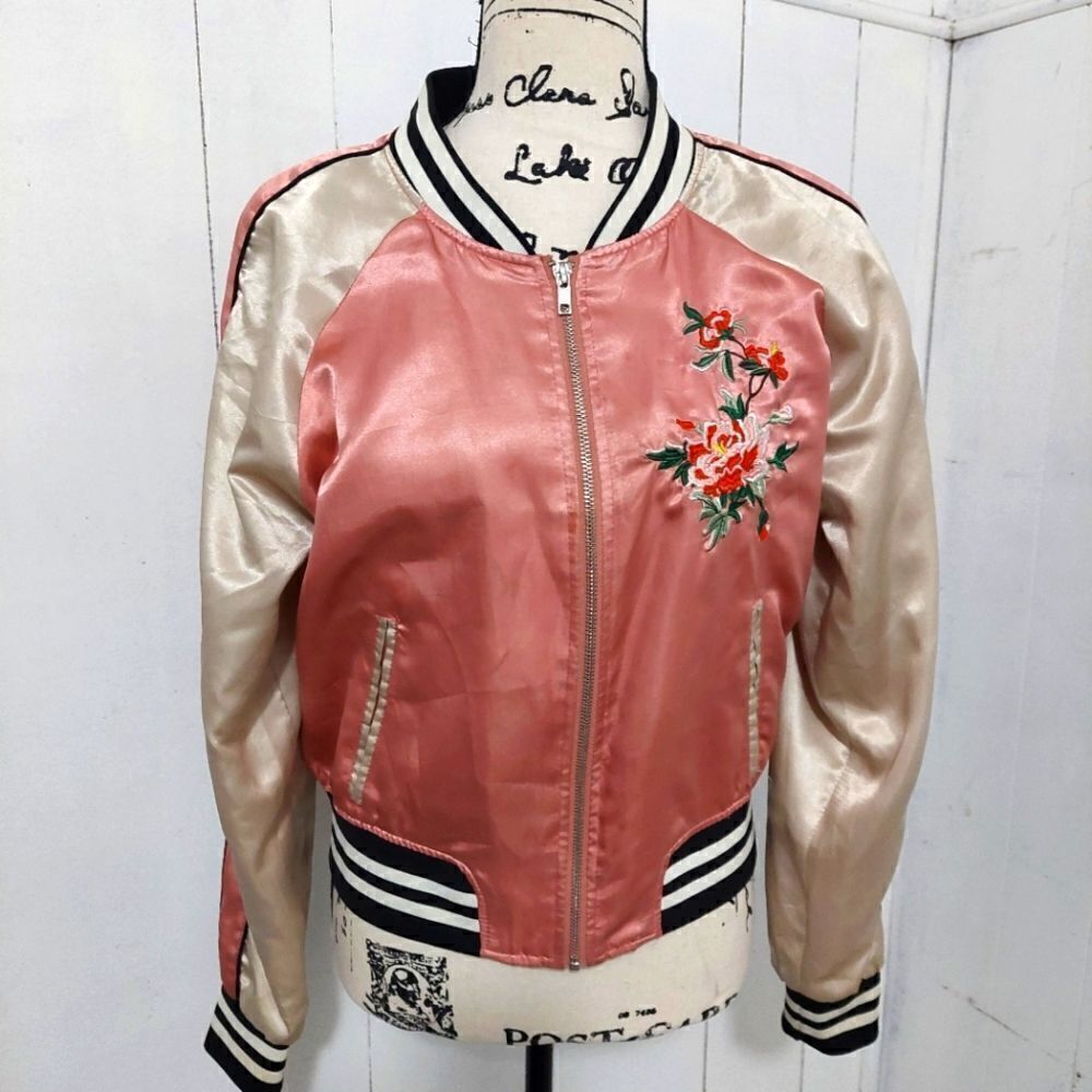 Charlotte russe womens jacket pink medium short Embroidered polyester